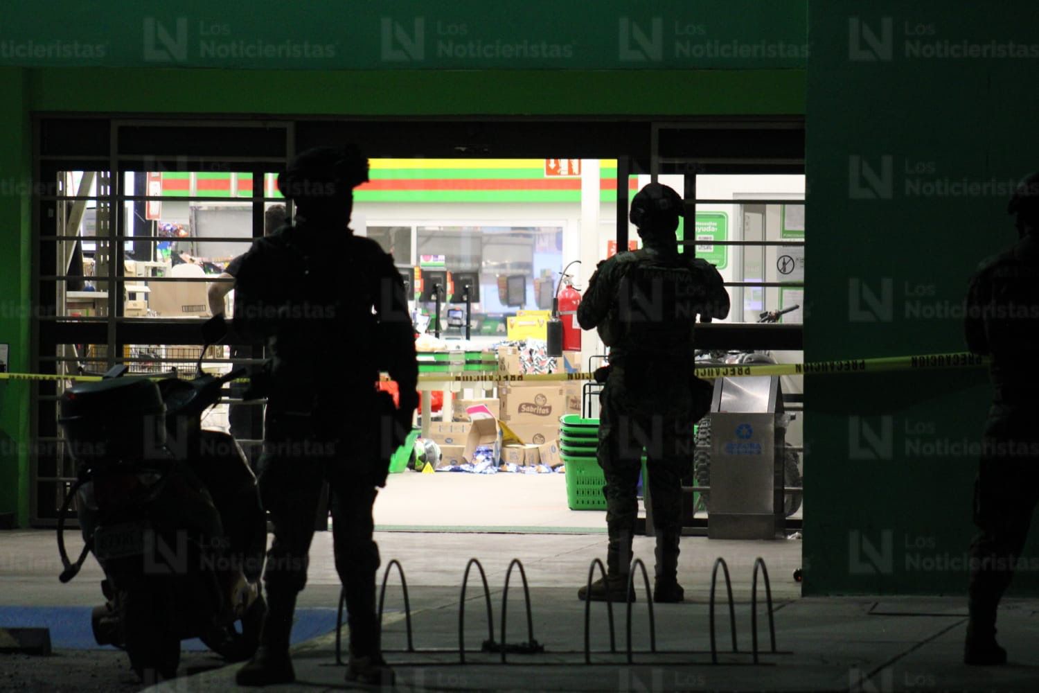 Ejecutan a hombre saliendo de supermercado en Mazatlán