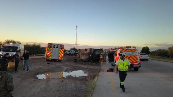 Camionazo en Sonora: Hay al menos 6 pasajeros muertos en accidente de autobús en la carretera Guaymas-Hermosillo