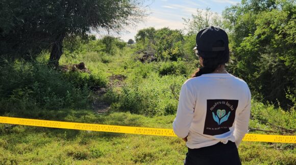 Envuelto en una sábana encuentran cuerpo semi enterrado en Costa Rica
