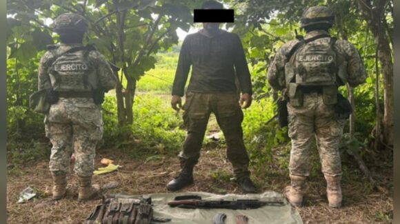 Detienen a hombre armado durante operativo del Grupo Interinstitucional en Escuinapa, Sinaloa