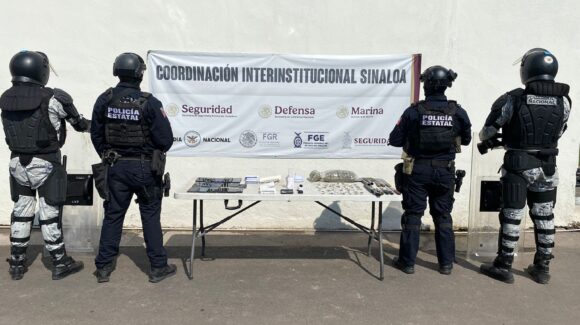 Aseguran droga, teléfonos celulares, armas punzocortantes y aparatos de internet en Penal de Aguaruto, en Culiacán
