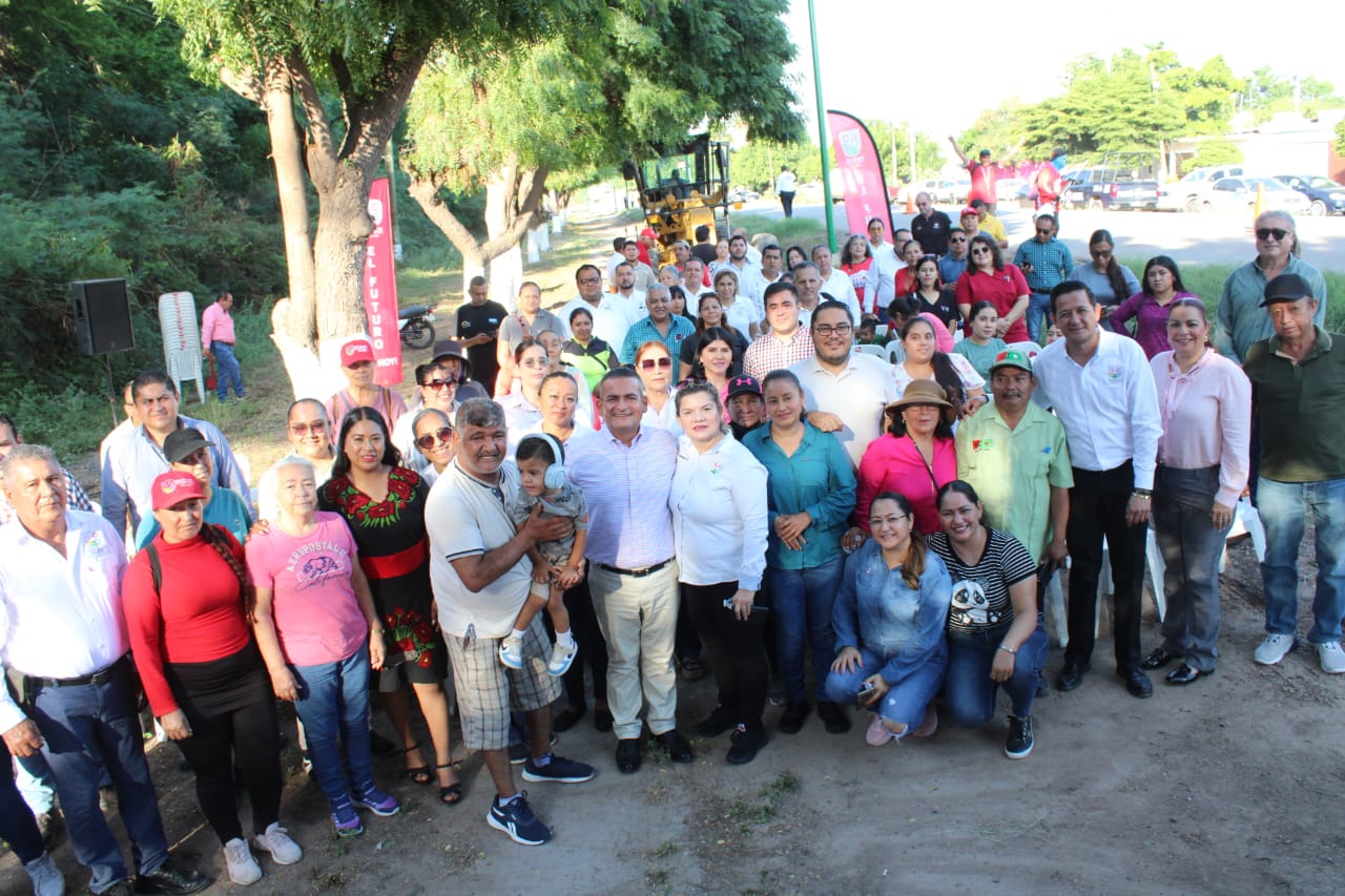 Entrega de alumbrado en Villa Juárez, Navolato, Sin.