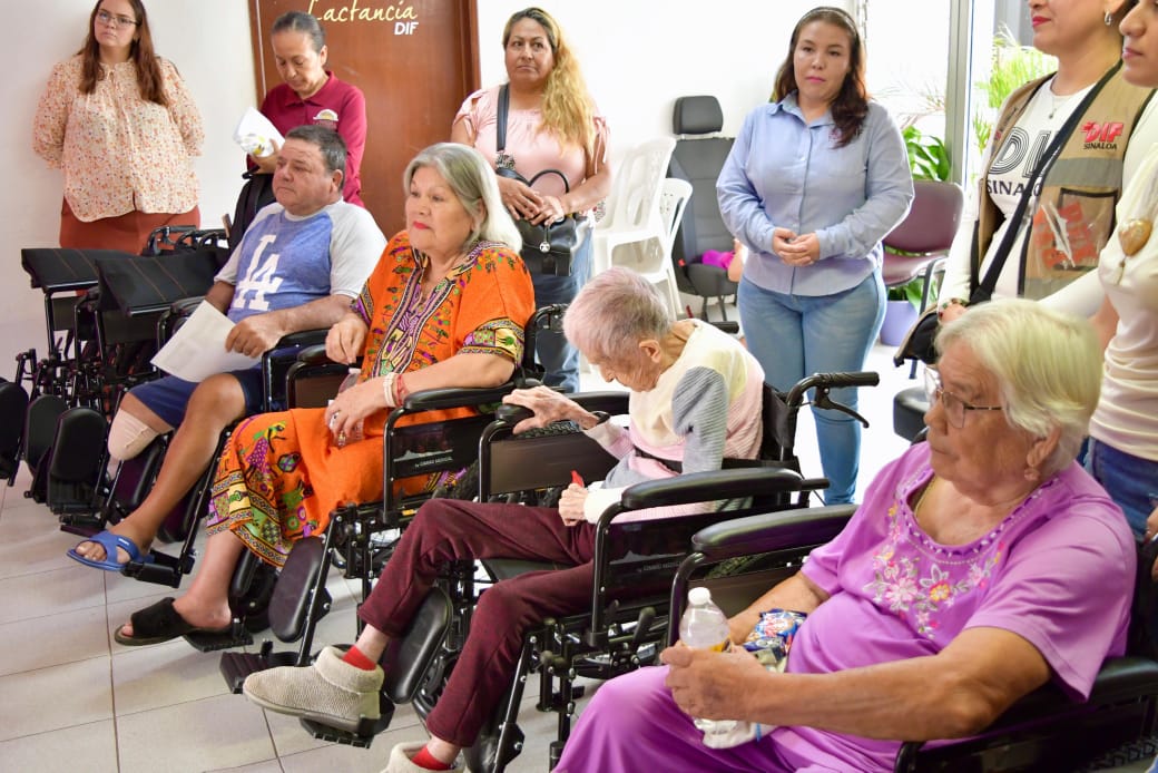 Entregan aparatos funcionales en DIF Salvador Alvarado