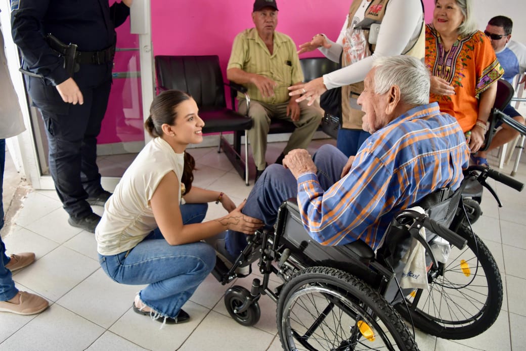 Entregan aparatos funcionales en DIF Salvador Alvarado