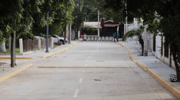 Inicia entrega de obras en comunidades; inauguran pavimento en Casa Blanca, Guasave, Sinaloa