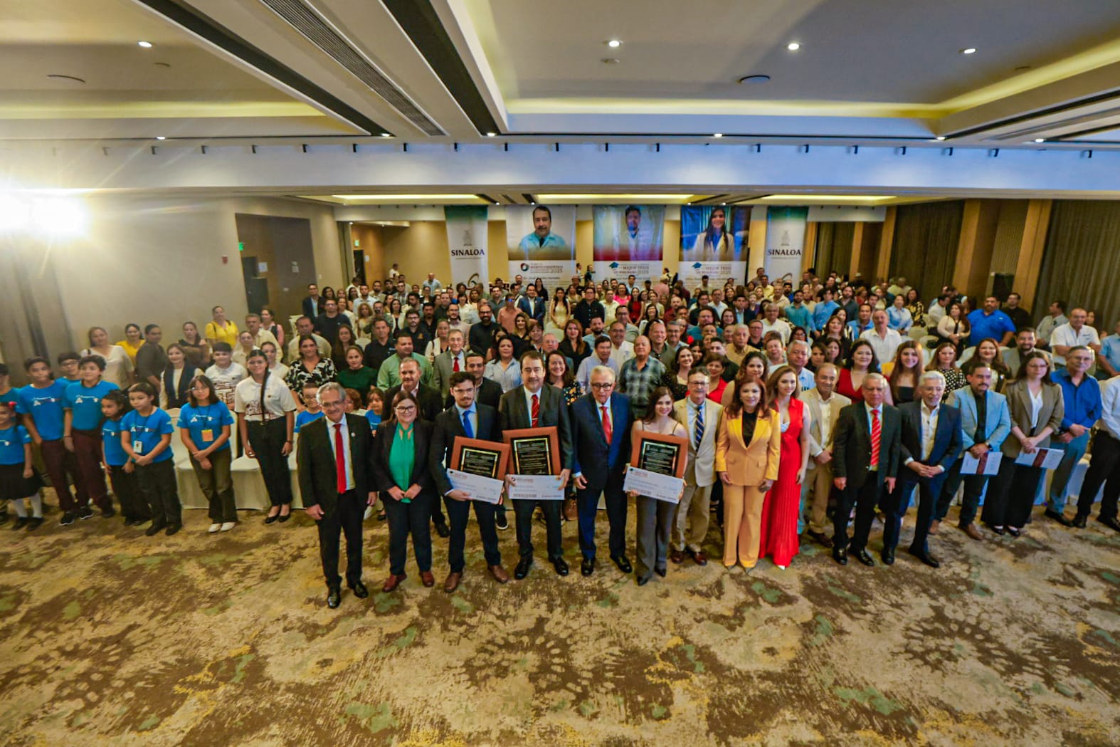 Entregan Premio al Mérito Científico en Sinaloa