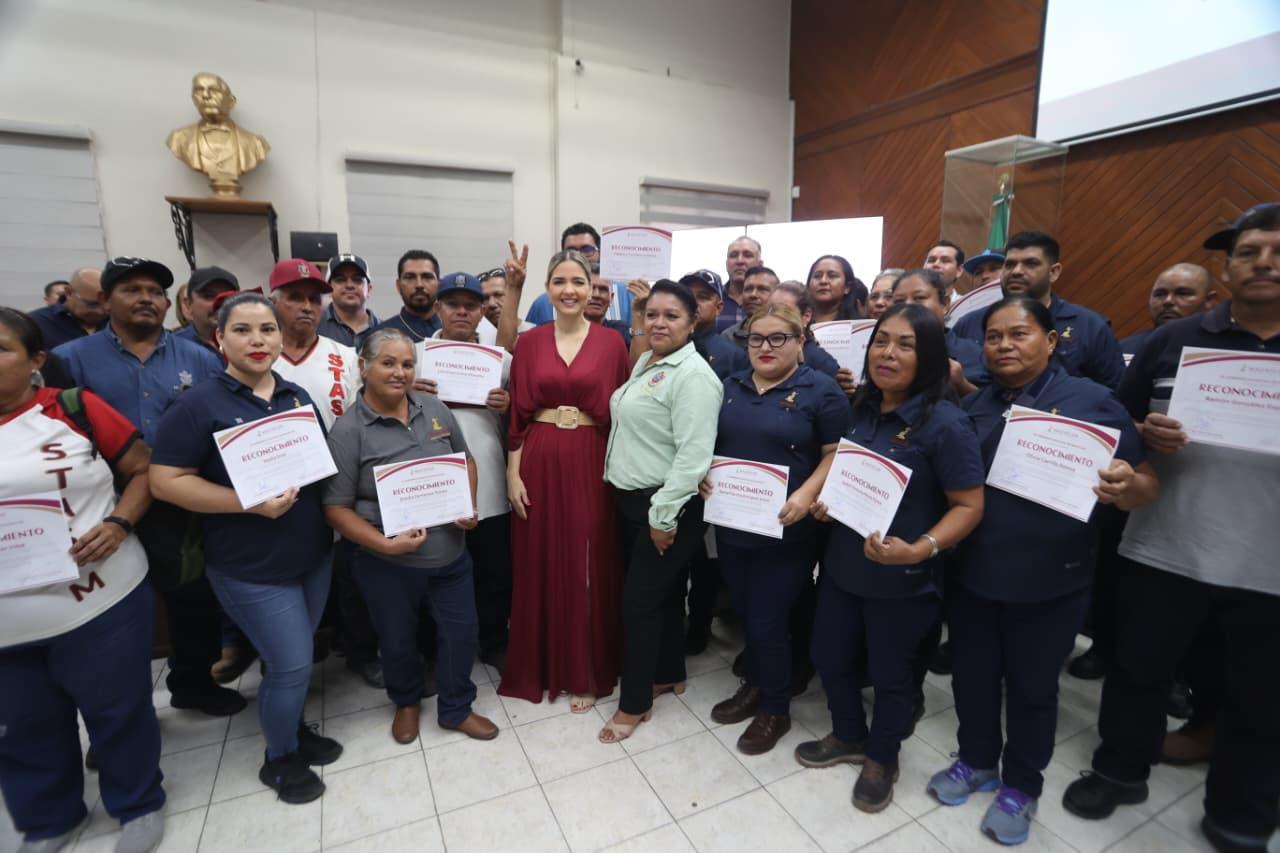Entrega de reconocimientos de trabajadores sindicalizados del Ayto. de Mazatlán