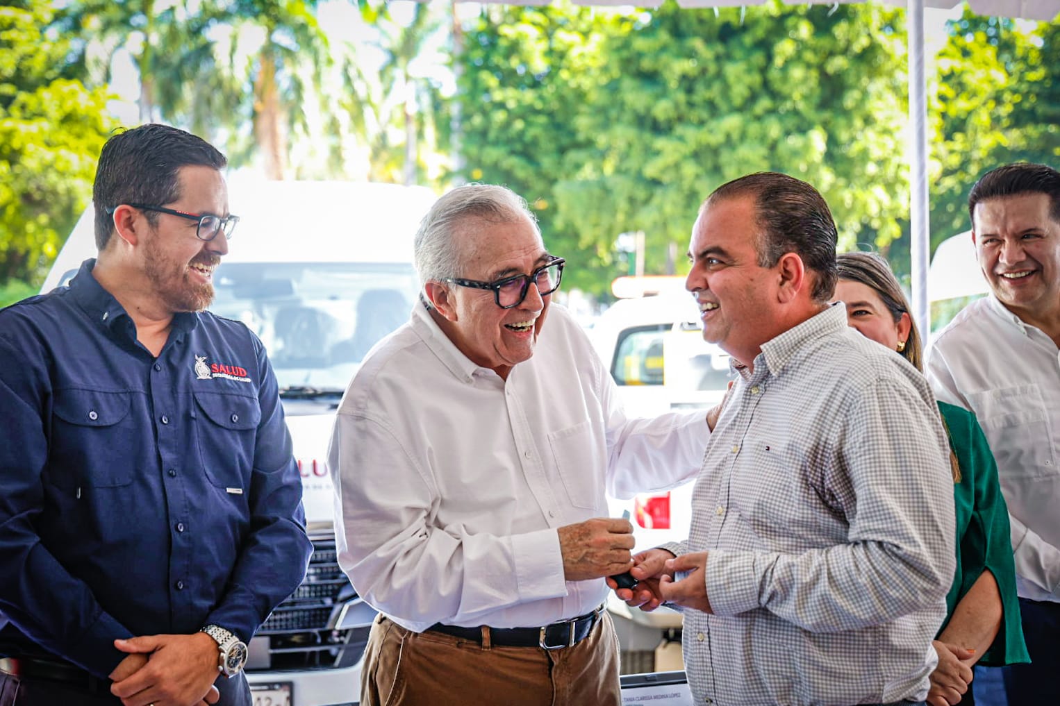 Entregan vehículos a Vectores para combatir el dengue en Sinaloa