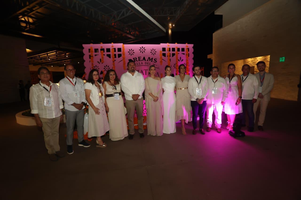 Estrella Palacios en cena de Fiesta Amigos 2025 en Mazatlán, Sin.