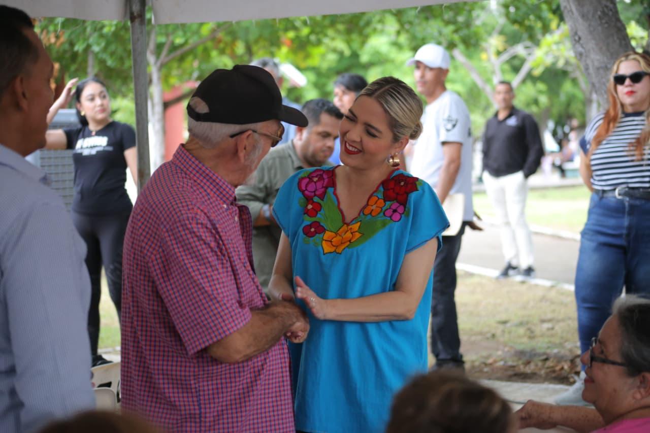 Estrella Palacios en jornada de "Contigo Mazatlán" en Chulavista