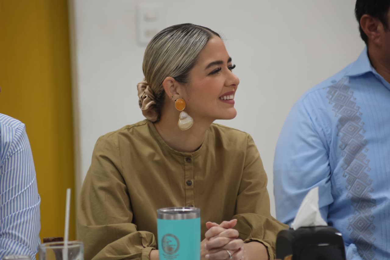 Estrella Palacios en reunión con la Intercamaral de Mazatlán, Sinaloa
