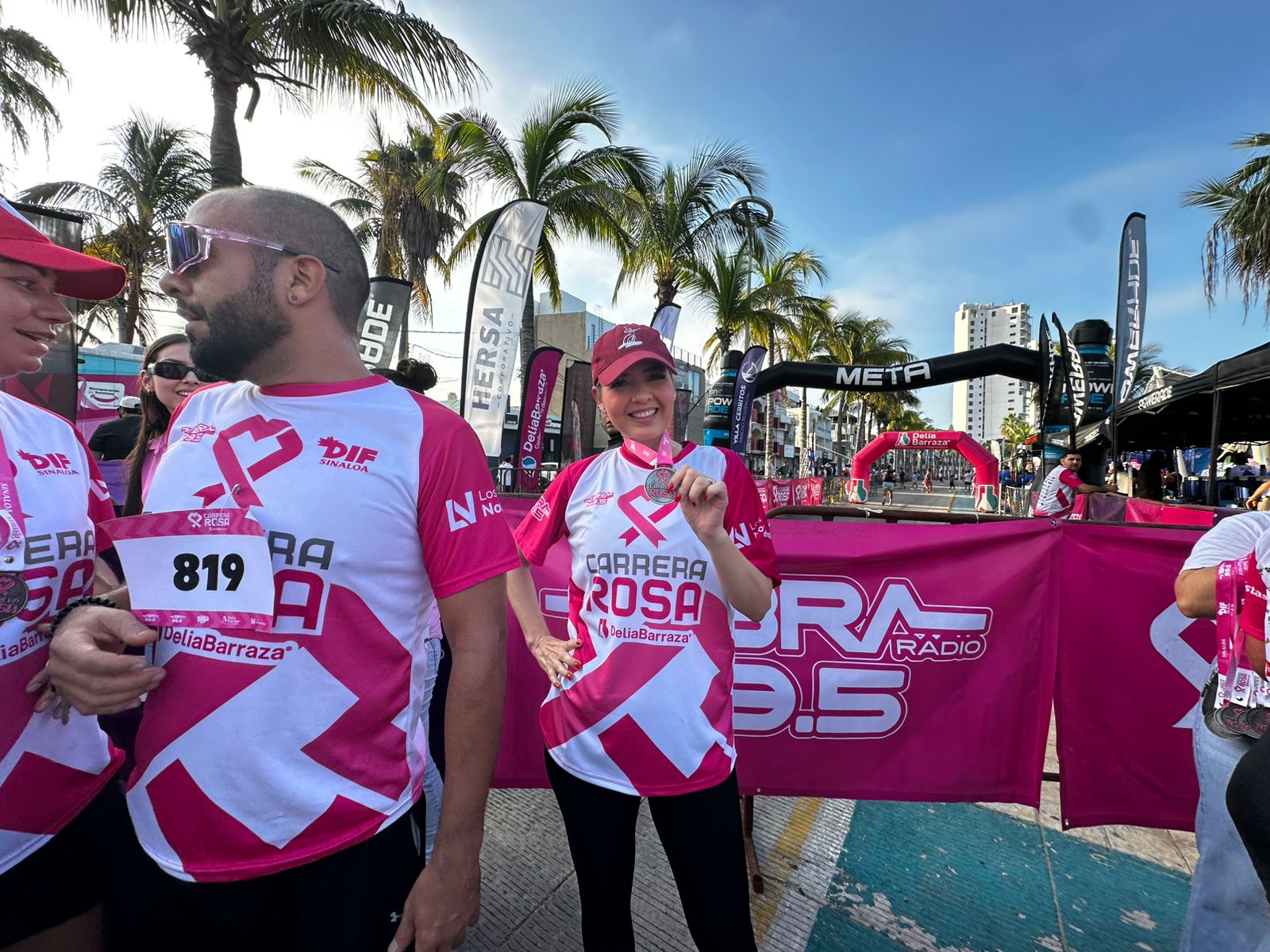 estrella palacios participa en la carrera rosa mazatlan