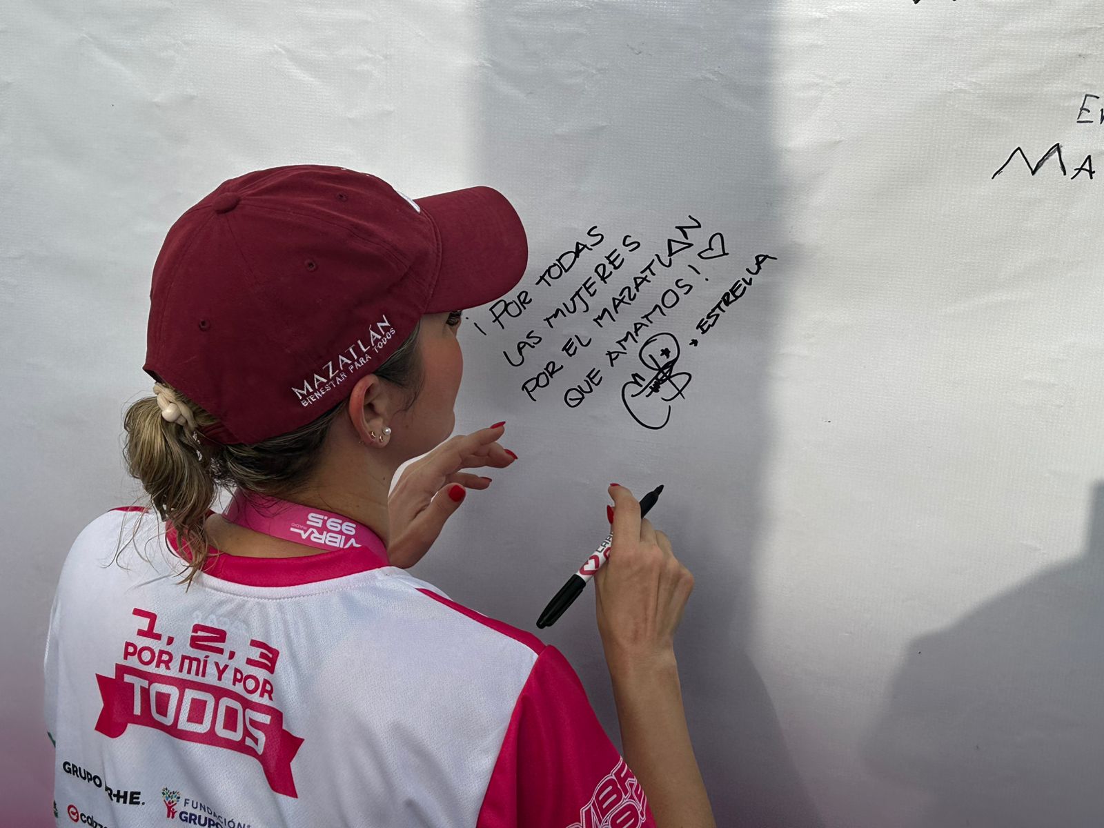 estrella palacios participa en la carrera rosa mazatlan