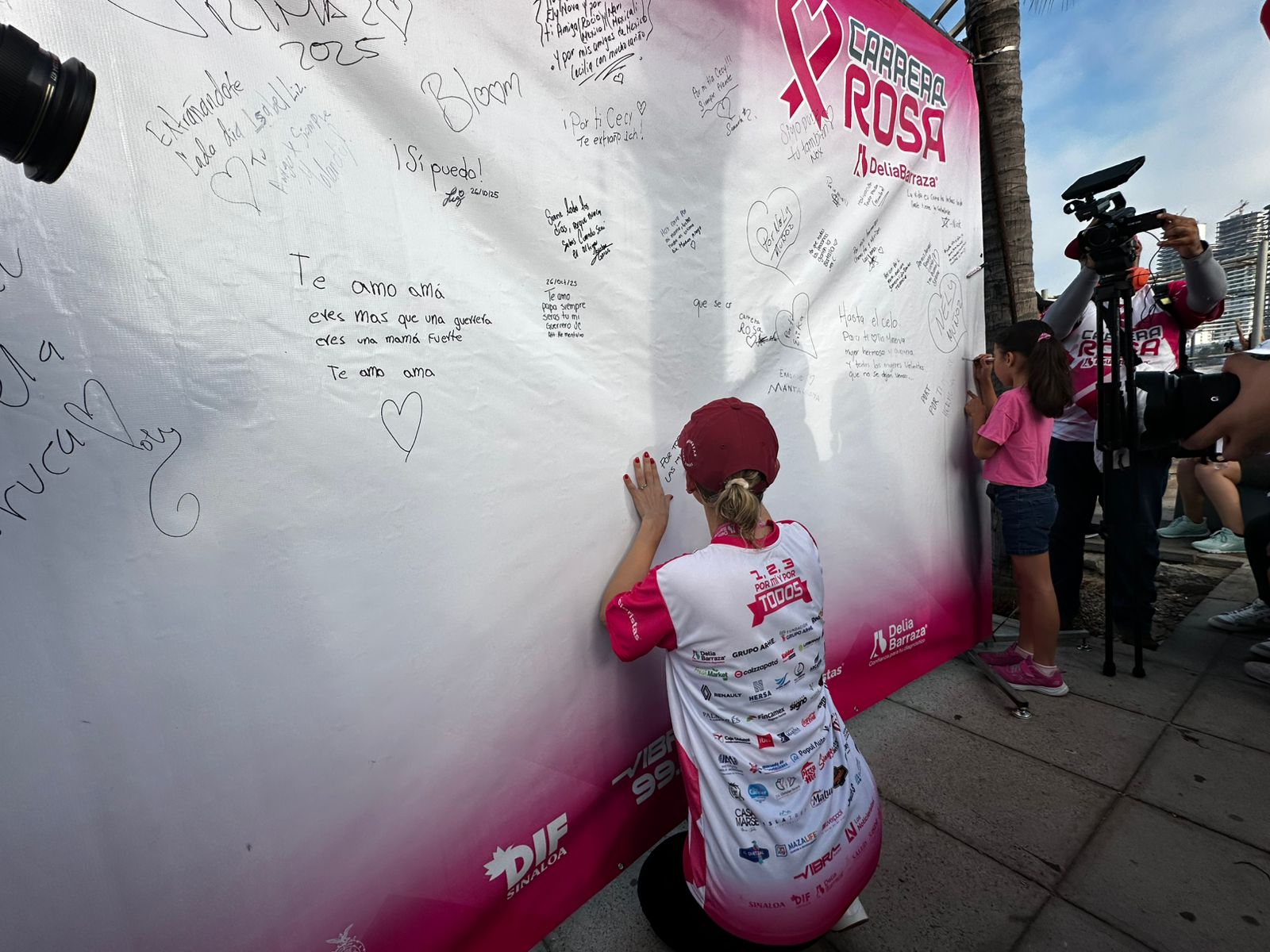 estrella palacios participa en la carrera rosa mazatlan