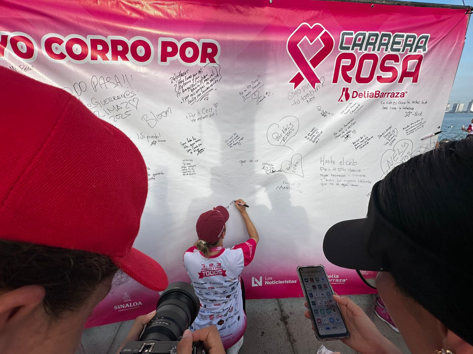 estrella palacios participa en la carrera rosa mazatlan