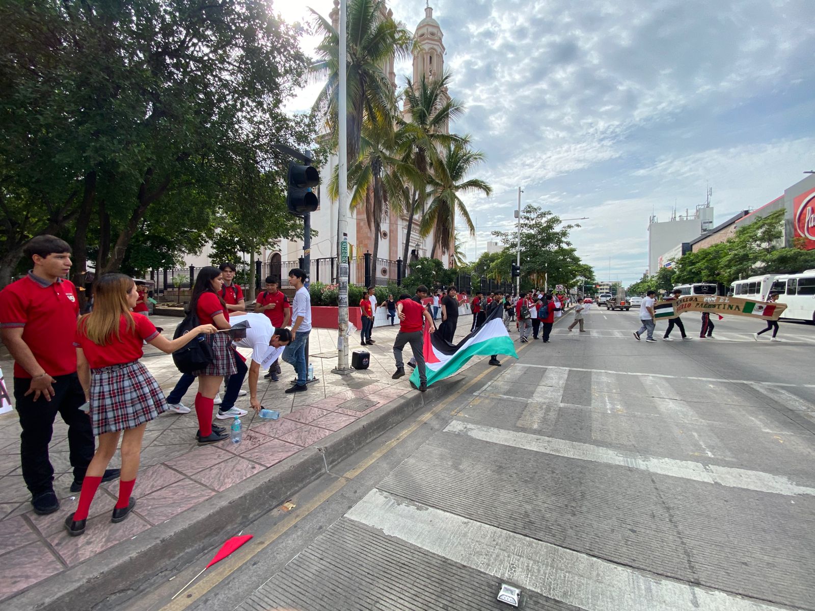 estudiantes en culiacan exigen piden por la paz en palestina