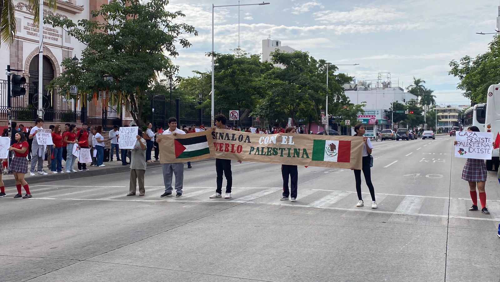 estudiantes en culiacan exigen piden por la paz en palestina