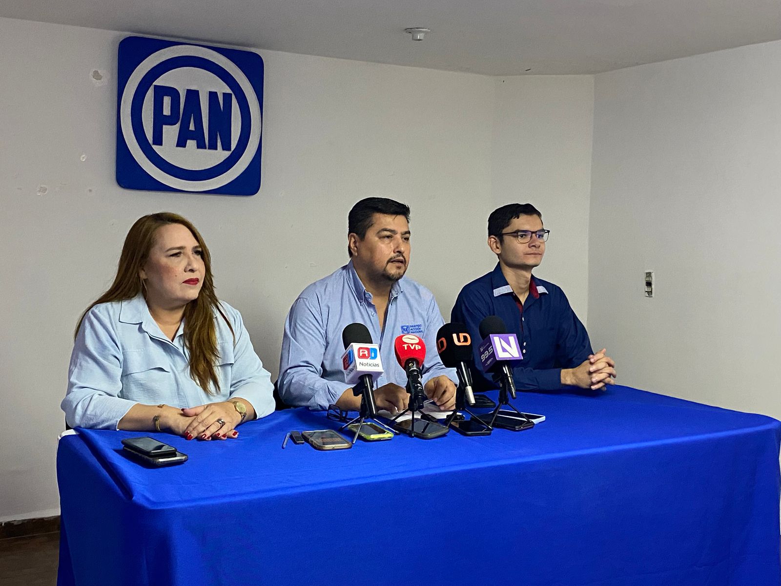 Evaristo Corrales Macías en rueda de prensa