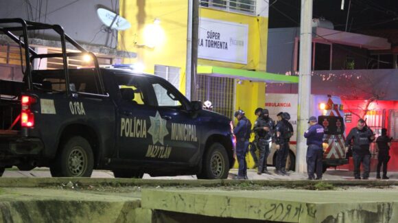¡Se escuchó muy feo! Explosión en expendio de fraccionamiento Santa Teresa deja un herido en Mazatlán, Sinaloa