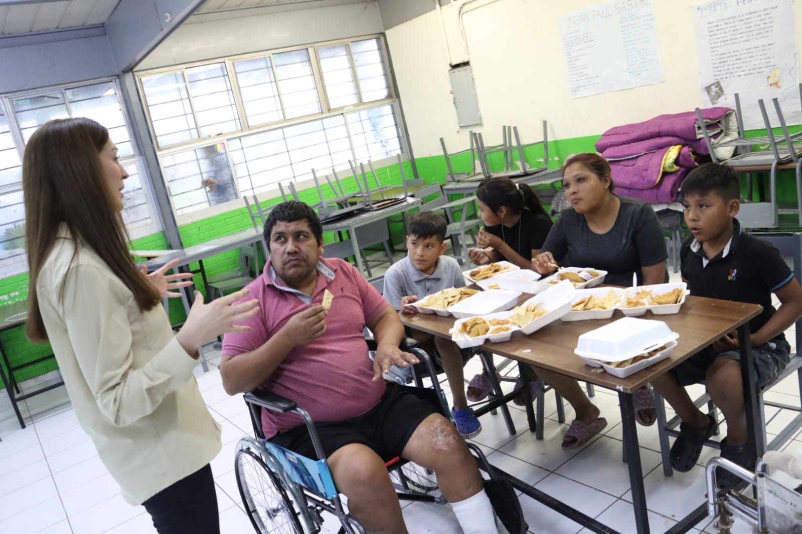 DIF en albergue temporal en Cobaes 02 de Los Mochis