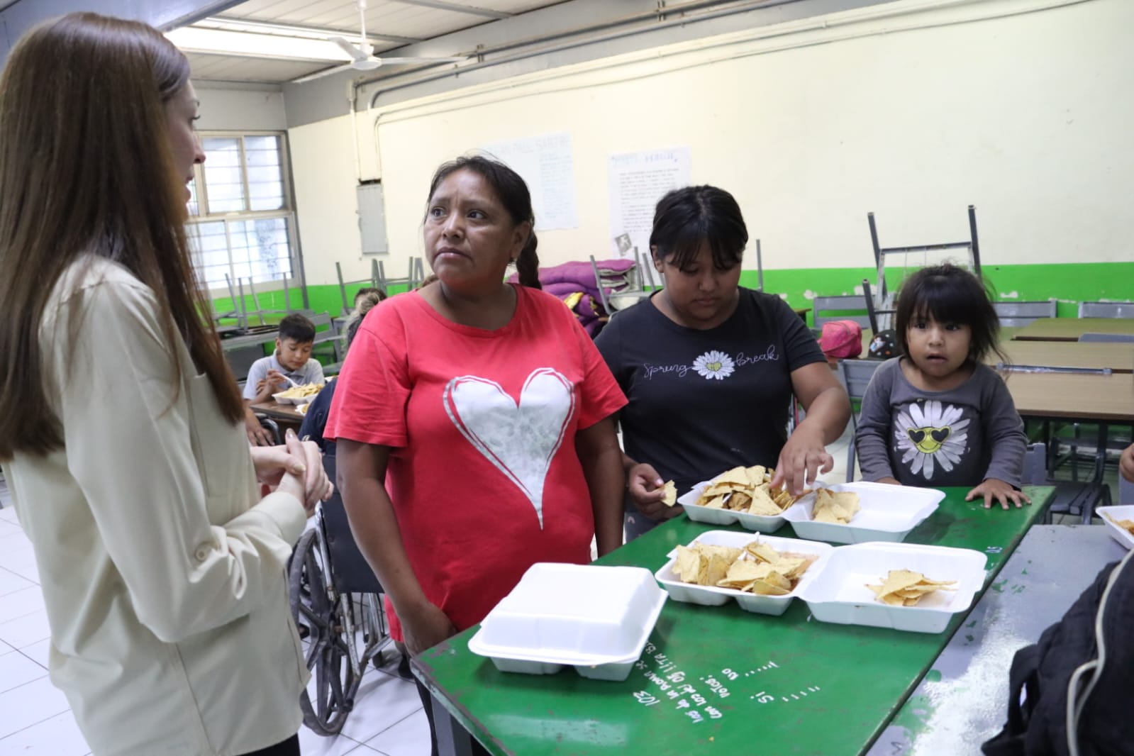 DIF en albergue temporal en Cobaes 02 de Los Mochis