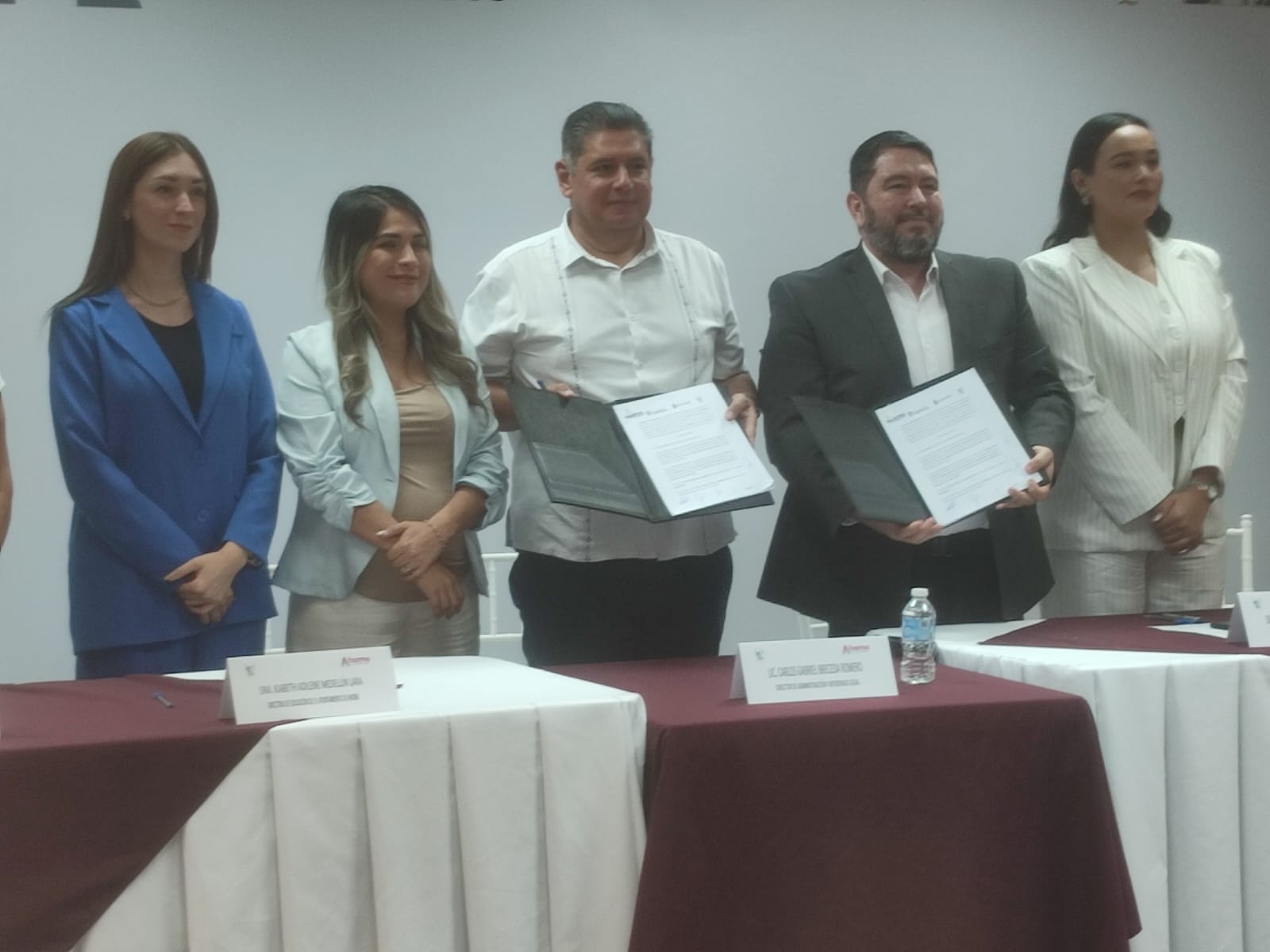 Firma de convenio entre Ayuntamiento de Ahome y Universidad Hispana