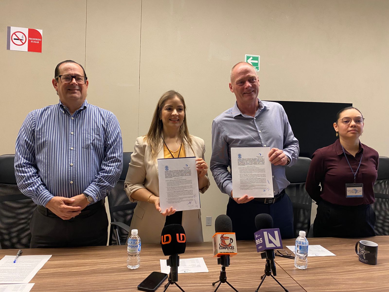 Firma de convenio entre el Gran Acuario de Mazatlán y el UPSIN