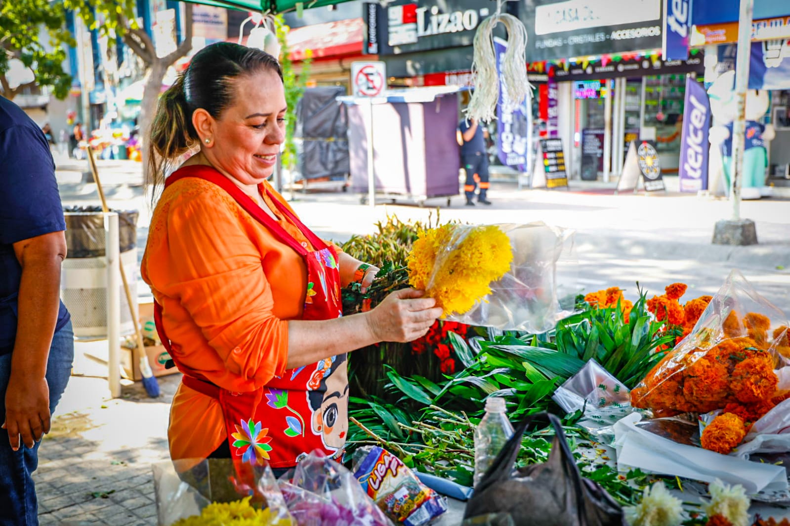 Venta de flores para el Día de Muertos