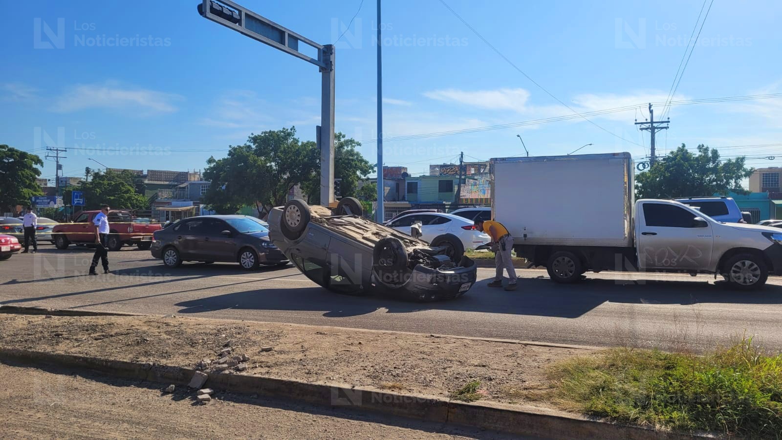 Fuerte choque en Mazatlán deja dos heridos leves