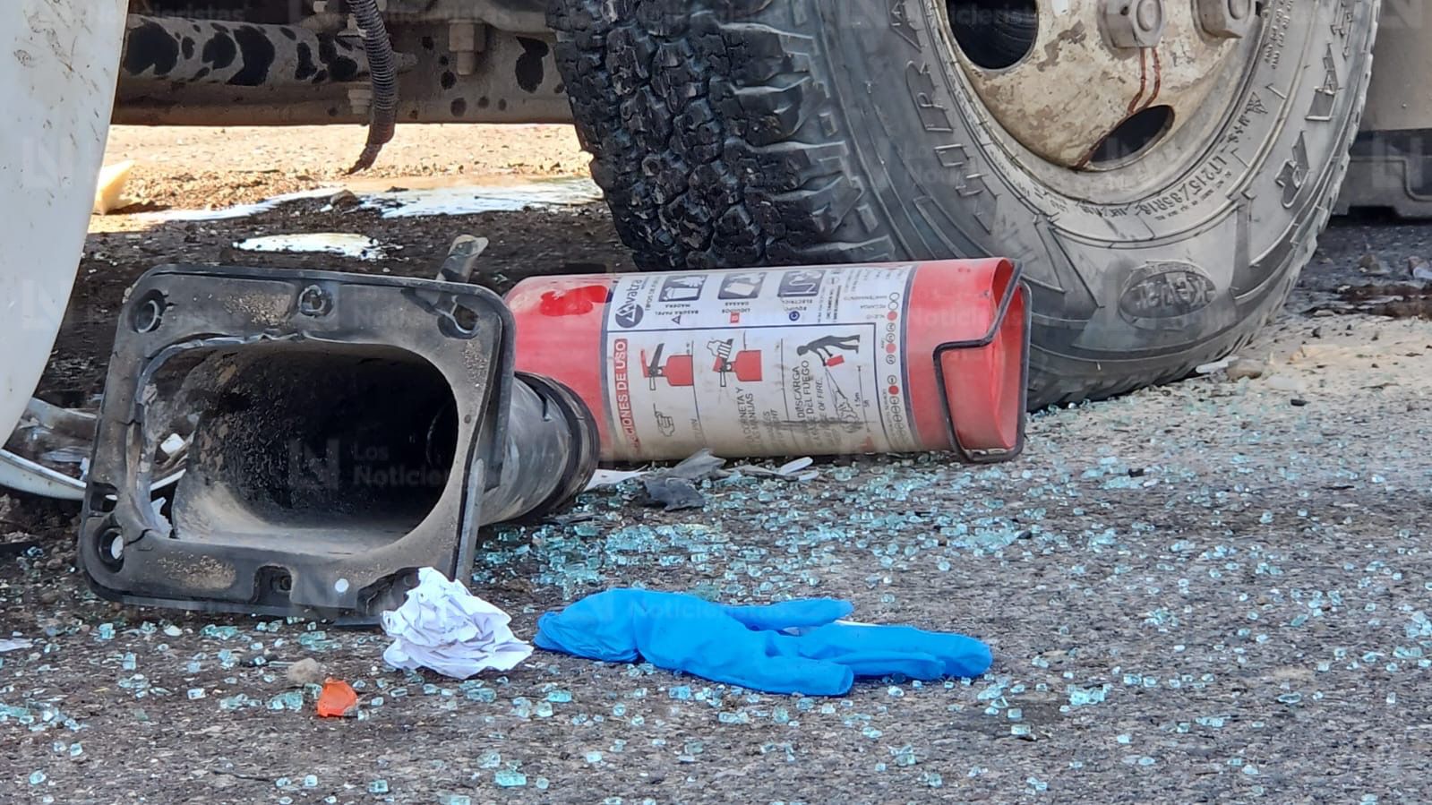 Dos lesionados deja fuerte choque entre dos unidades de transporte en la carretera Eldorado-Culiacán