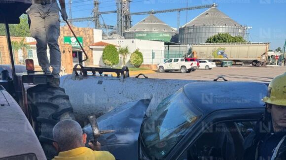 ‘Encontronazo’ sobre la carretera Culiacán-Navolato deja dos heridos
