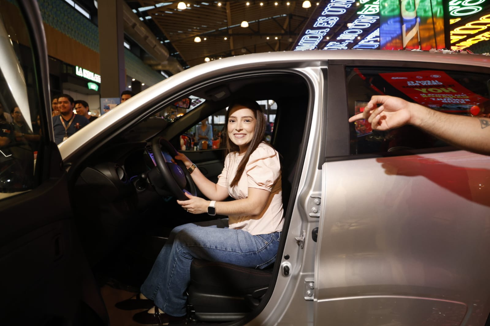 Alejandra Valdovinos es la ganadora de Renault Kwid en Culiacán, Sin.