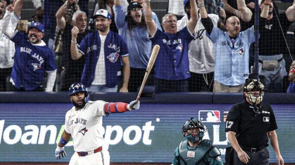 Toronto fuerza el séptimo juego con triunfo dominante sobre Seattle