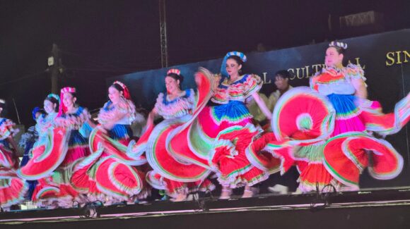 Arranca en Villa Unión, Mazatlán, el Festival Cultural Sinaloa 2025 con la ovación al Ballet Folklórico de Cultura