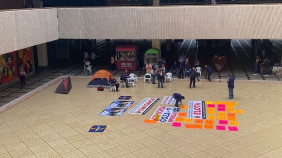 Con manifestación exigen Guerreros Azules homologación de sueldos para policías activos, jubilados y viudas