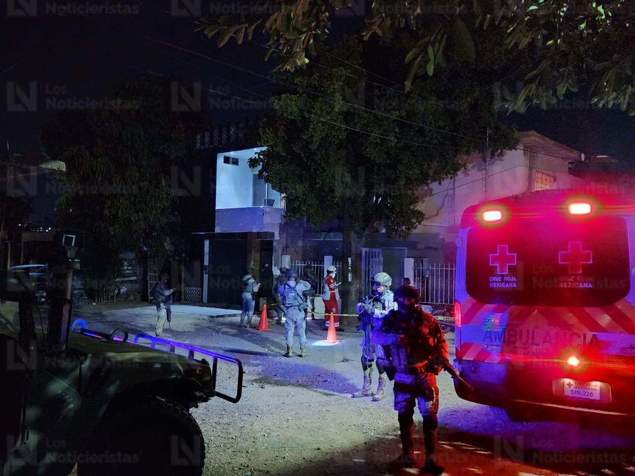 Paramédicos y Ejército en la López Mateos después de la ejecución a balazos de un hombre