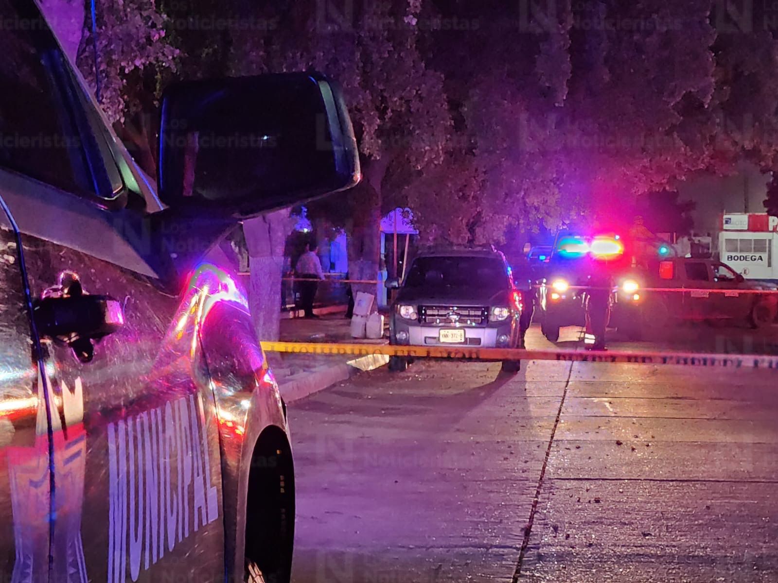 Autoridades localizan a un hombre ejecutado cerca del Palacio de Gobierno de Culiacán, Sin.