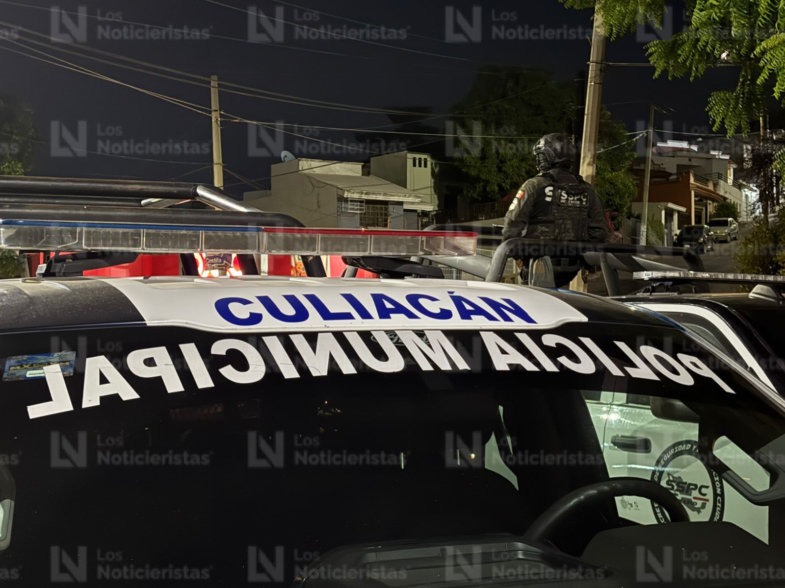 Policía Municipal llega a Cañadas de Culiacán tras hallazgo de un hombre ejecutado