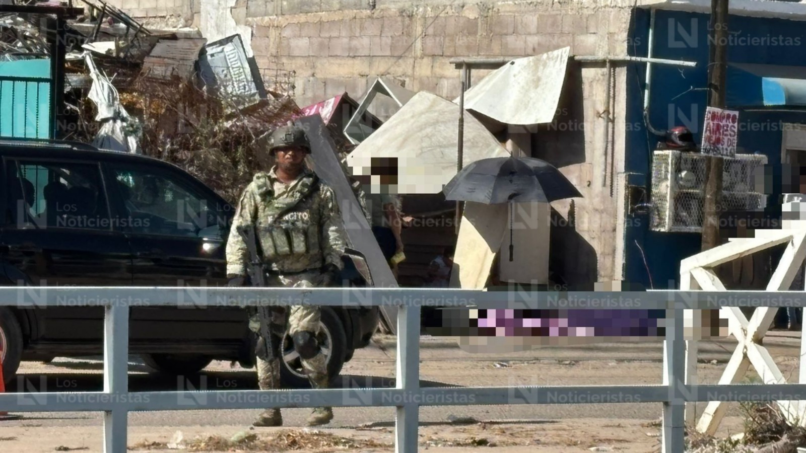 Ejército resguarda el lugar donde un hombre murió electrocutado en Culiacán