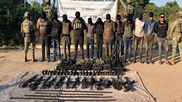 Agresión a la Marina en Navolato deja a 13 hombres detenidos; les aseguraron 14 armas de fuego, vehículos y ocho motocicletas