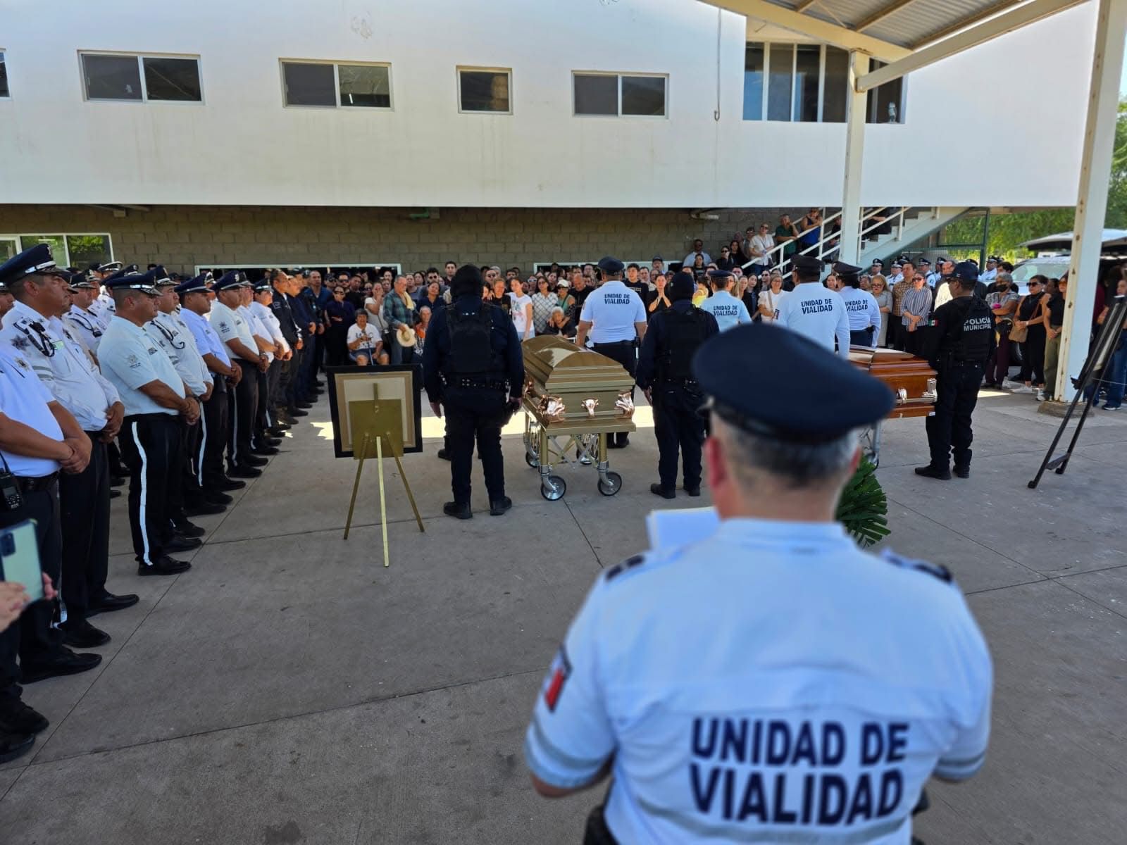 homenaje a Luis Alberto Morán Ramírez e Iris Irene Félix Acosta