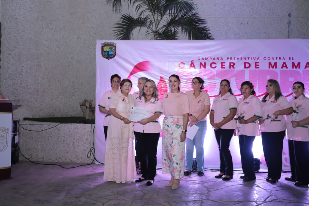 Reconocen a mujeres en el mes de la lucha contra el cáncer de mama en Guasave