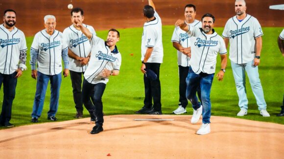Vinicio Castilla y Julio César Chávez inauguran una noche histórica en Nayarit