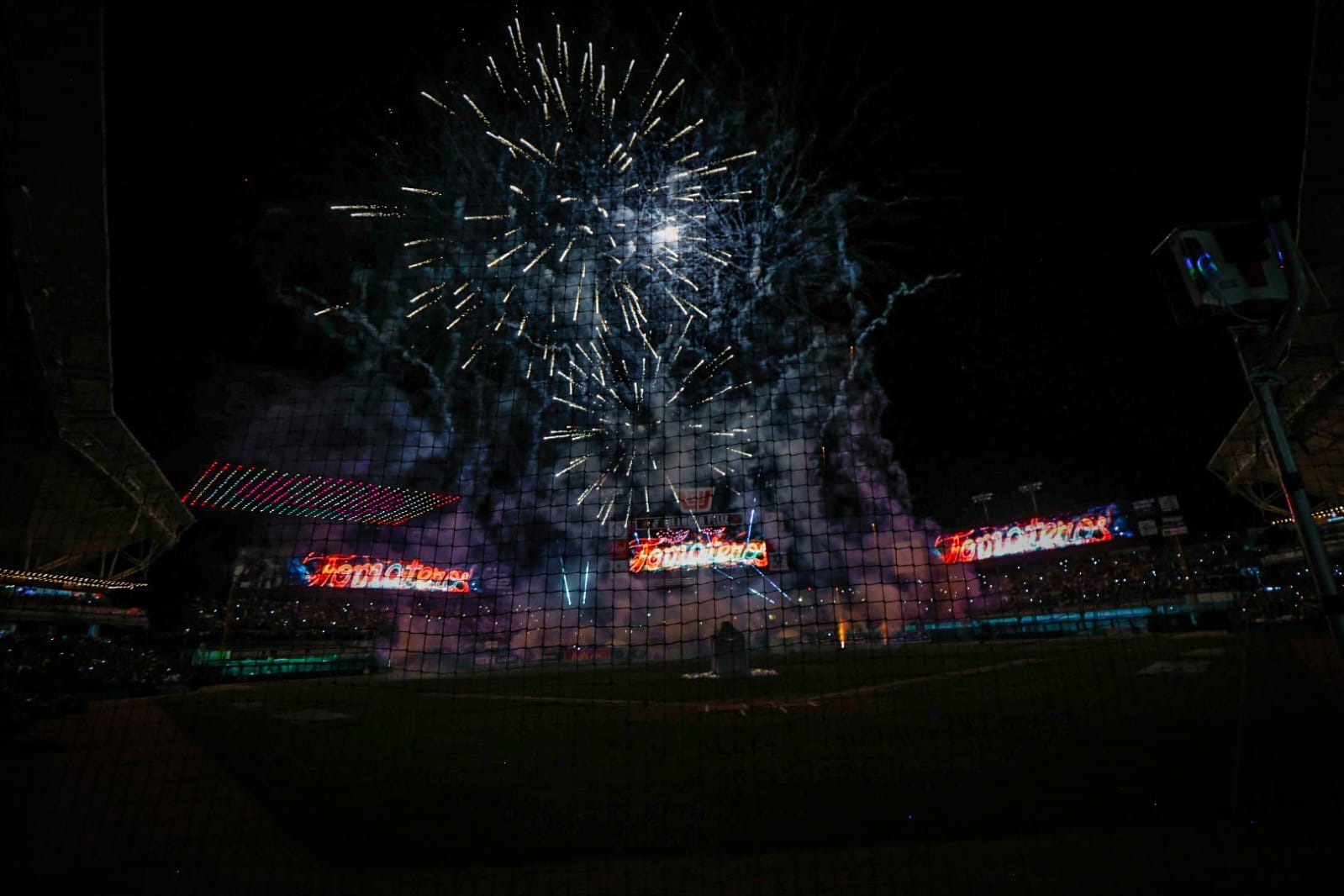 Inauguran la Liga Mexicana del Pacífico en el estadio de Tomateros de Culiacán