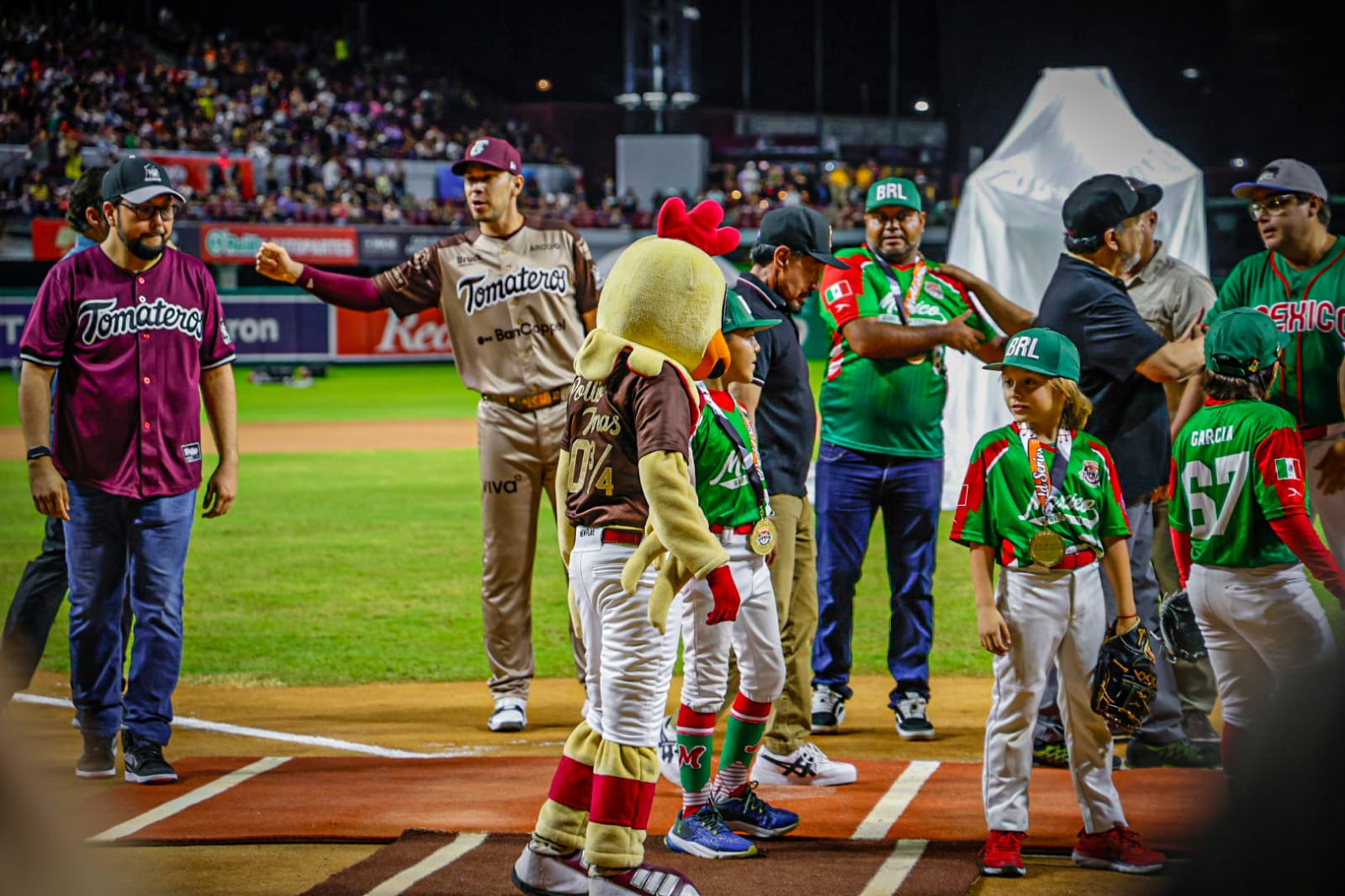 Inauguran la Liga Mexicana del Pacífico en el estadio de Tomateros de Culiacán