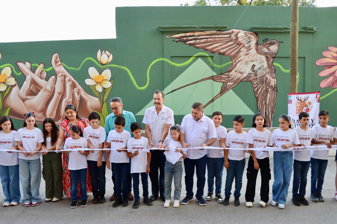 inauguración del mural El Vuelo de la Esperanza en Badiraguato