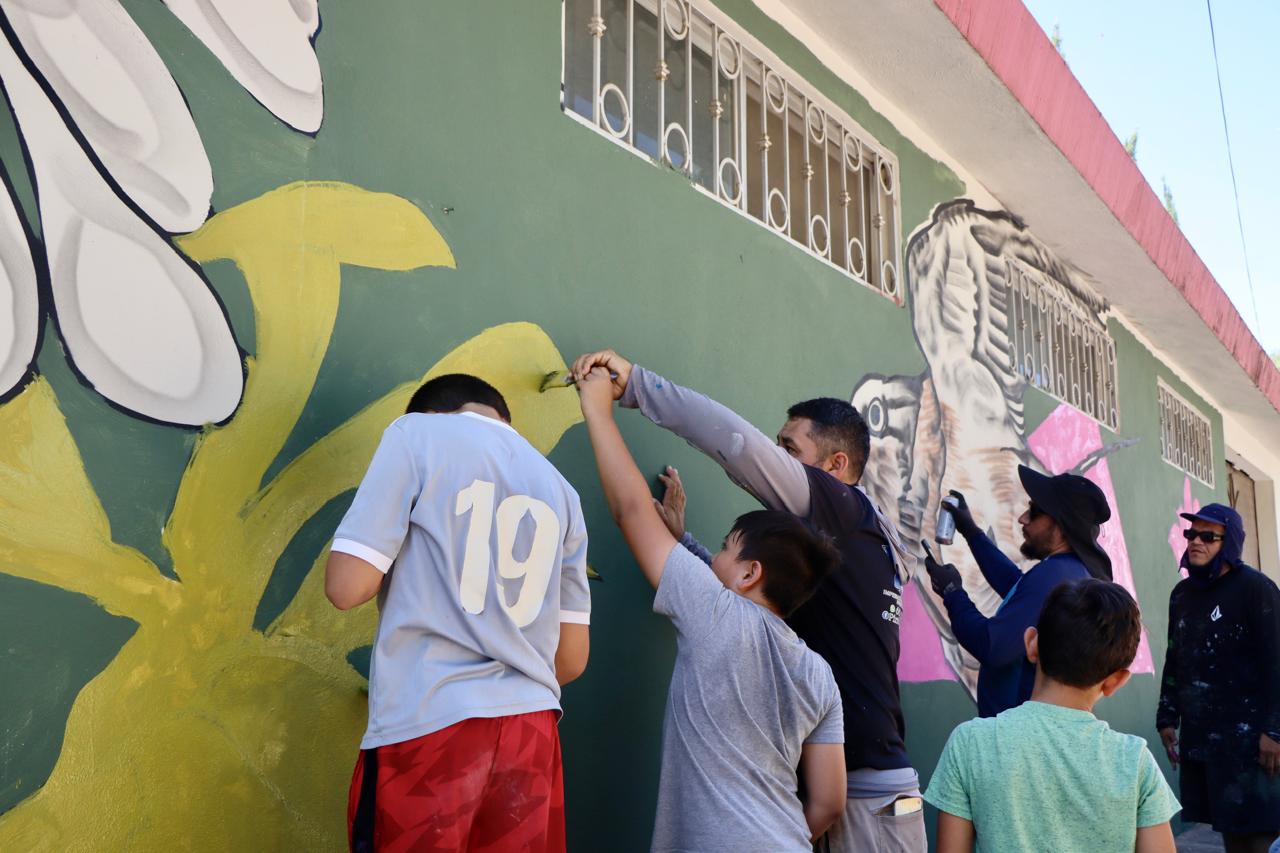 inauguración del mural El Vuelo de la Esperanza en Badiraguato