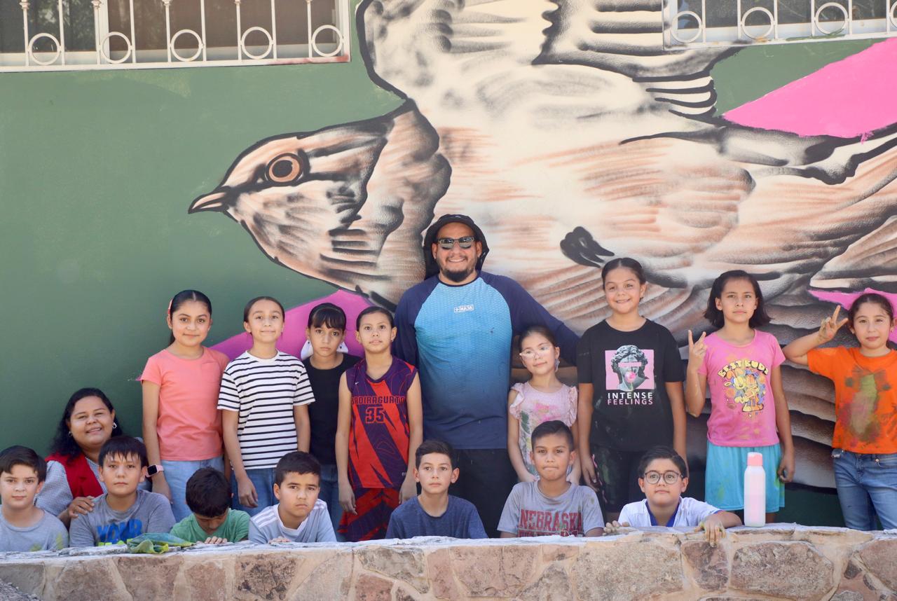 inauguración del mural El Vuelo de la Esperanza en Badiraguato