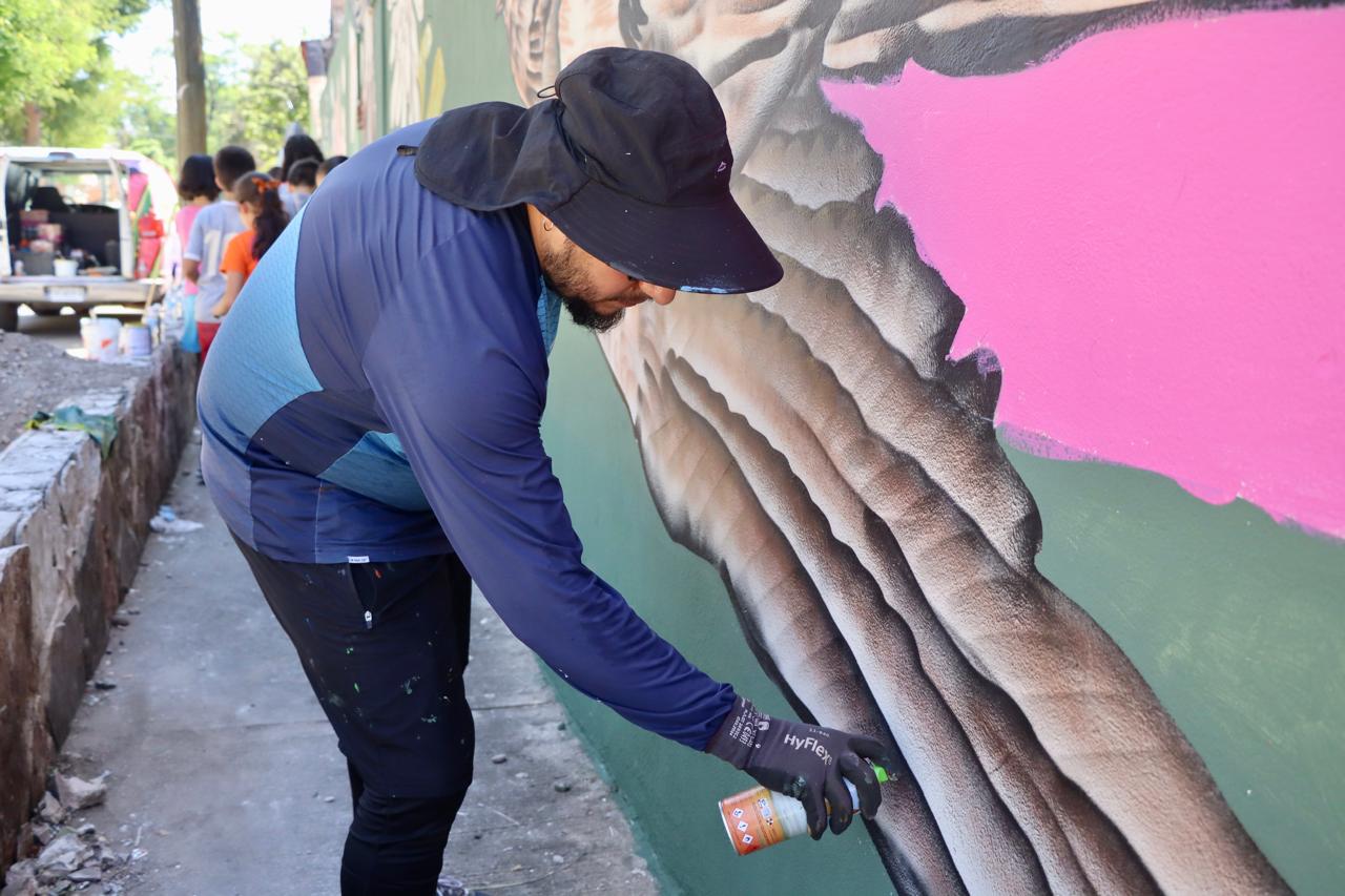 inauguración del mural El Vuelo de la Esperanza en Badiraguato