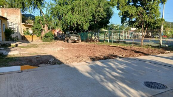 Entrega Gobierno de Mazatlán, Sinaloa, una obra de pavimentación en la Genaro Estrada